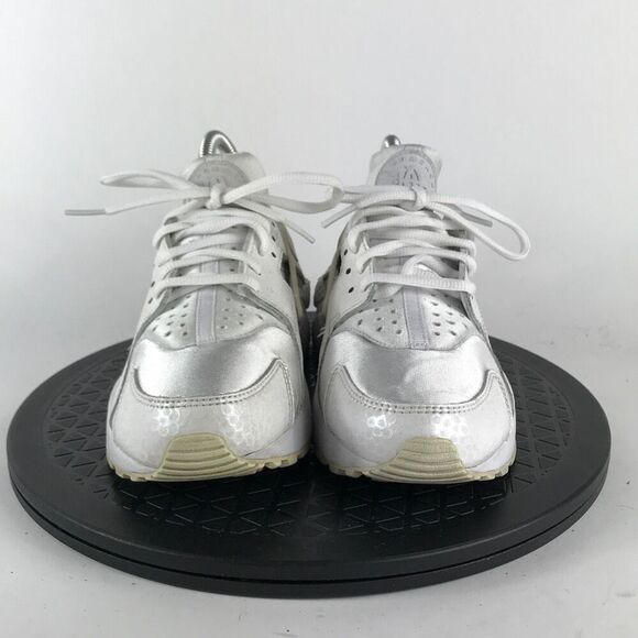 Nike Air Huarache Run Premium White Running Shoes 683818-100 Women’s Size 7 - Picture 2 of 12